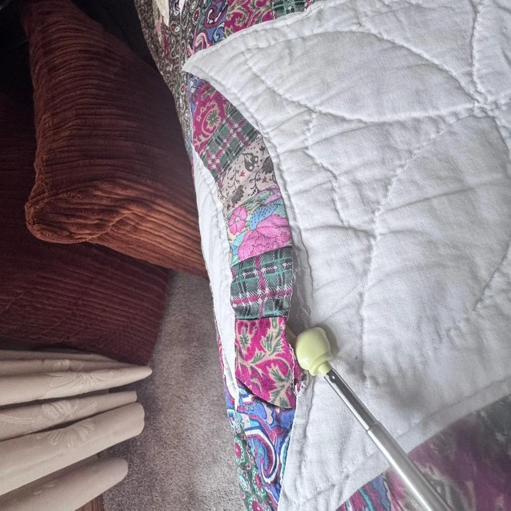 Double Wedding‎ Ring Quilt Vintage Hand Quilted Scalloped Edge Cottagecore